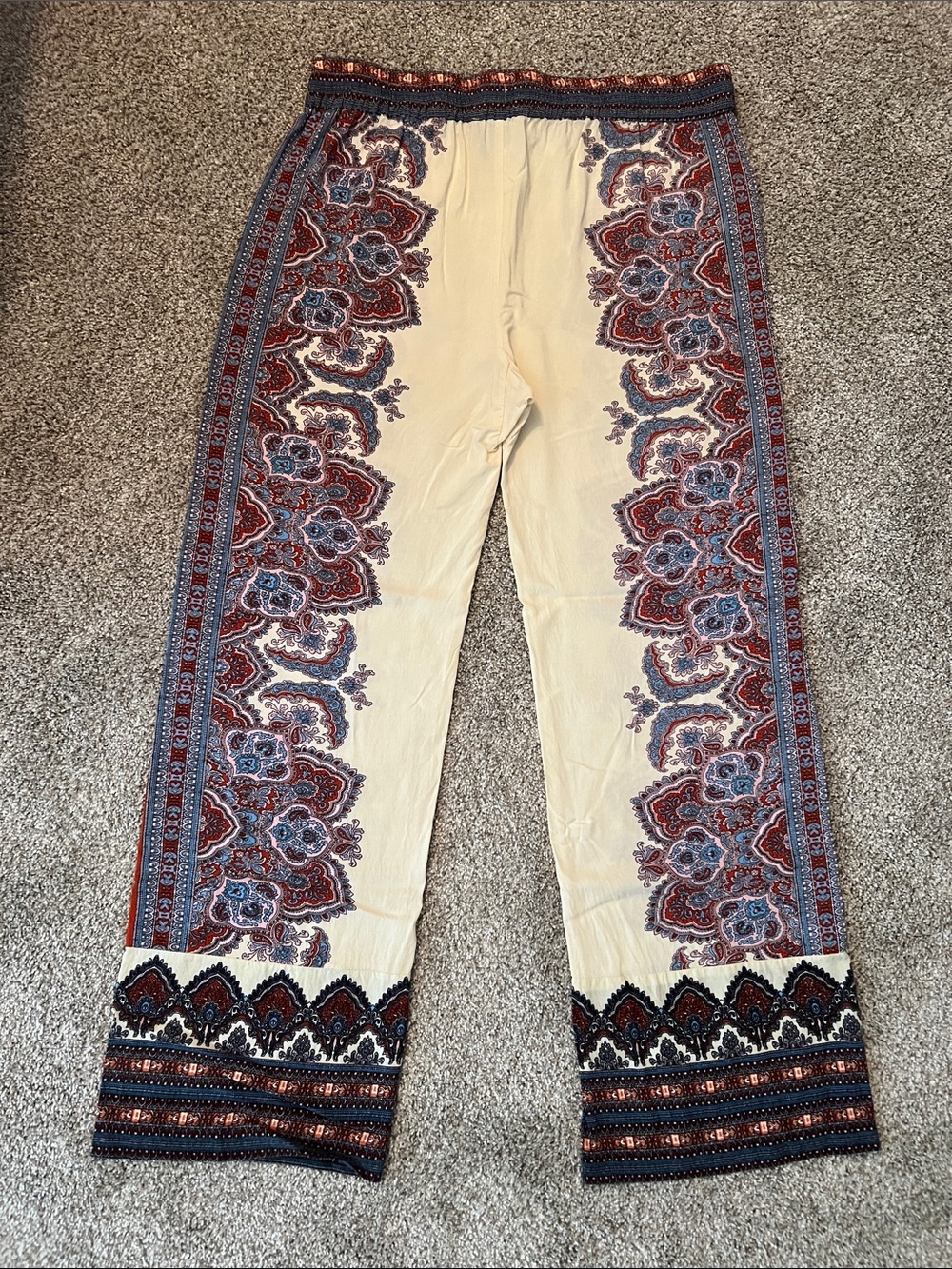 Cynthia Rowley Cream Wide-Leg Pants with Red & Blue Paisley Trim - Picture 2 of 6